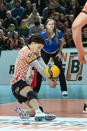 Berlin, Germany January 21, 2024 1 VBL 2023 2024 Berlin Recycling Volleys vs VfB Friedrichshafen In the picture difficult ball reception Satoshi Tsuiki BR Volleys Copyright: xFotostandx xReuhlx