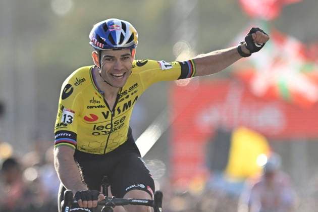 Sport Bilder des Tages UCI Cyclo-Cross World Cup Race Benidorm Costa Blanca BENIDORM COSTA BLANCA - JANUARY 21 : Van Aert Wout (BEL) of Team Visma - Lease a Bike wins during the 13th leg of the men elite UCI cyclo-cross World Cup 2023 - 2024 race, Benidorm Costa Blanca cyclocross on January 21, 2024 in Benidorm, Spain 21 01 2024 Benidorm Spain  Copyright: xBcsx