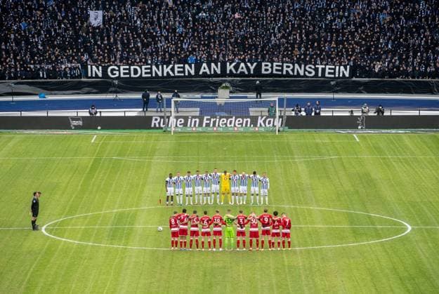 Football, Men, Season 2023 2024, 2 Bundesliga 18 Matchday , Hertha BSC Fortuna Düsseldorf, Commemoration of the late president Kay Bernstein Hertha BSC , in the picture minute of silence, during which the east curve shows a banner with the inscription In memory of Kay Bernstein, 21 01 2024, Copyright: xMatthiasxKochx