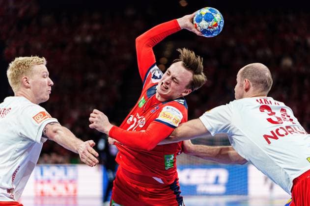 Throw Goal Tobias Groendahl Norway, 22 GER, Norway vs Denmark, Handball, Men, EHF Euro 2024, Main Round 2, Matchday 3, 21 01 2024 GER, Norway vs Denmark, Handball, Men, EHF Euro 2024, Main Round 2, Matchday 3, 21 01 2024 Hamburg Copyright: xEibner-Pressefoto MarcelxvonxFehrnx EP_MFN