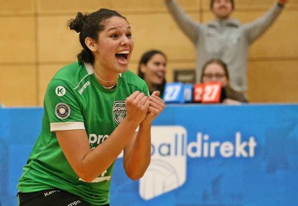 21 01 2024, xmohx, Volleyball 2 Bundesliga Süd, proWIN Volleys TV Holz DJK Sportbund München Ost emspor, v l Mylana Byrd Holz jubelt DFL DFB REGULATIONS PROHIBIT ANY USE OF PHOTOGRAPHS as IMAGE SEQUENCES and or QUASI VIDEO Saarbrücken