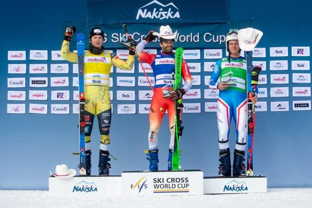 Bilder des Jahres 2024, Sport 01 Januar Sport Themen der Woche KW03 Sport Bilder des Tages FREE STYLE - FIS SX WC Nakiska NAKISKA,CANADA,21.JAN.24 - FREESTYLE SKIING - FIS World Cup, Ski Cross, ladies, men. Image shows the rejoicing of Florian Wilmsmann (GER), Jonas Lenherr (SUI) and Youri Duplessis Kergomard (FRA).  GEPAxpictures xMaticxKlansek
