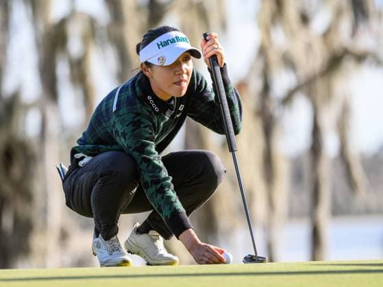 LPGA, Golf Damen 2024: Hilton Grand Vacations Tournament of Champions Rnd 4 JAN 21 January 21, 2024: Lydia Ko of New Zealand places her ball during final round of Hilton Grand Vacations Tournament of Champions held at Lake Nona Golf & Country Club in Orlando, FL. Romeo T Guzman CSM(Credit Image: Romeo Guzman Cal Media) Orlando Fl USA EDITORIAL USE ONLY Copyright: xx ZUMA-20240121_faf_cg2_058.jpg RomeoxGuzmanx csmphotothree225658