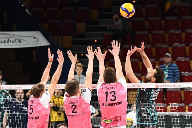 Volleyball, VBL, Powervolleys Düren - Netzhoppers Königs Wusterhausen