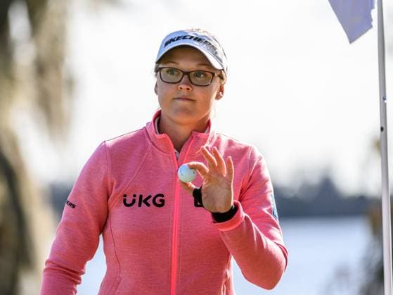 January 21, 2024: Brooke Henderson of Canada acknowledges the crowd after finishing the final round of Hilton Grand Vacations Tournament of Champions held at Lake Nona Golf & Country Club in Orlando, FL. Romeo T Guzman CSM Orlando USA - ZUMAcg2_ 20240121_faf_cg2_076 Copyright: xRomeoxGuzmanx
