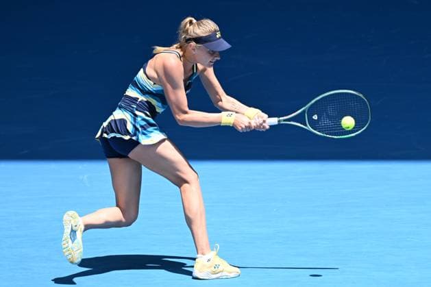 January 22, 2024: DAYANA YASTREMSKA of Ukraine in action against 18th seed VICTORIA AZARENKA of Belarus on Rod Laver Arena in a Women s Singles 4th round match on day 9 of the 2024 Australian Open in Melbourne, Australia. Cal Media USA - ZUMAc04_ 20240122_faf_c04_004 Copyright: xSydneyxLowx