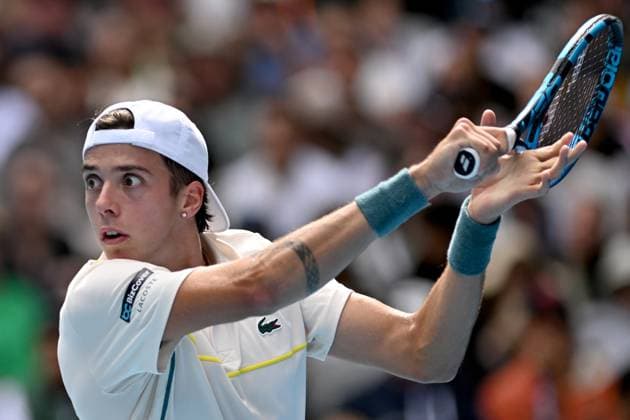 TENNIS AUSTRALIAN OPEN, Arthur Cazaux of France in action during his 4th round match against Hubert Hurkacz of Poland on Day 9 of the 2024 Australian Open at Melbourne Park in Melbourne, Monday, January 22, 2024. ( NO ARCHIVING, EDITORIAL USE ONLY, NO USE IN BOOKS WITHOUT CONSENT MELBOURNE VICTORIA AUSTRALIA  Copyright: xLUKASxCOCHx 20240122001892144629