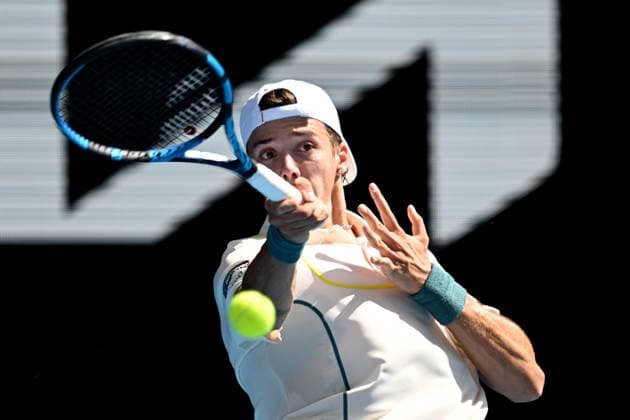 TENNIS AUSTRALIAN OPEN, Arthur Cazaux of France in action during his 4th round match against Hubert Hurkacz of Poland on Day 9 of the 2024 Australian Open at Melbourne Park in Melbourne, Monday, January 22, 2024. ( NO ARCHIVING, EDITORIAL USE ONLY, NO USE IN BOOKS WITHOUT CONSENT MELBOURNE VICTORIA AUSTRALIA  Copyright: xLUKASxCOCHx 20240122001892148022