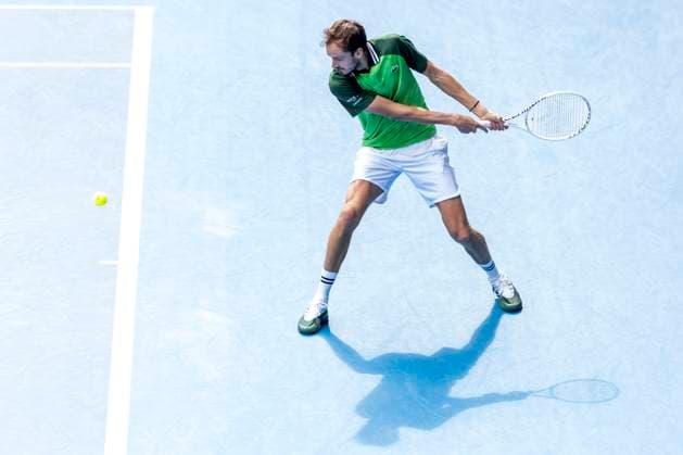 MELBOURNE, VIC - JANUARY 22: Daniil Medvedev of Russia in action during the 4th round of the 2024 Australian Open on January 22 2024, at Melbourne Park in Melbourne, Australia. (Photo by Jason Heidrich Icon Sportswire) TENNIS: JAN 22 Australian Open EDITORIAL USE ONLY Icon240122106