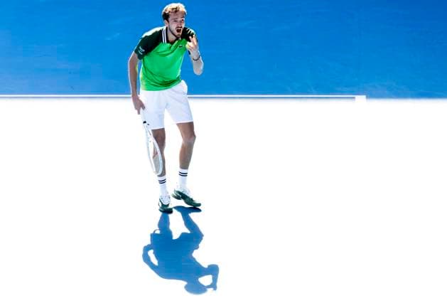MELBOURNE, VIC - JANUARY 22: Daniil Medvedev of Russia shows his frustration during the 4th round of the 2024 Australian Open on January 22 2024, at Melbourne Park in Melbourne, Australia. (Photo by Jason Heidrich Icon Sportswire) TENNIS: JAN 22 Australian Open EDITORIAL USE ONLY Icon240122109