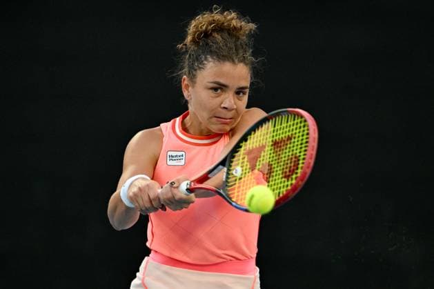 TENNIS AUSTRALIAN OPEN, Jasmine Paolini of Italy in action during her 4th round match against Anna Kalinskaya of Russia on Day 9 of the 2024 Australian Open at Melbourne Park in Melbourne, Monday, January 22, 2024. ( NO ARCHIVING, EDITORIAL USE ONLY, NO USE IN BOOKS WITHOUT CONSENT MELBOURNE VICTORIA AUSTRALIA  Copyright: xLUKASxCOCHx 20240122001892184967