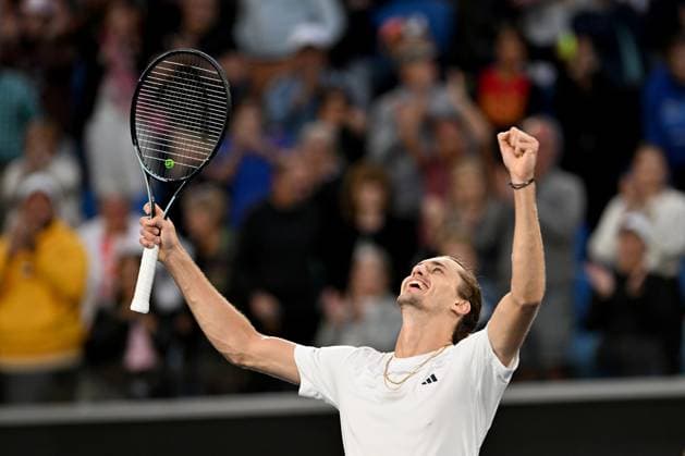 Sport Themen der Woche KW04 Sport Bilder des Tages TENNIS AUSTRALIAN OPEN, Alexander Zverev of Germany celebrates match point during his 4th round win against Cameron Norrie of United Kingdom on Day 9 of the 2024 Australian Open at Melbourne Park in Melbourne, Monday, January 22, 2024. ( NO ARCHIVING, EDITORIAL USE ONLY, NO USE IN BOOKS WITHOUT CONSENT MELBOURNE VICTORIA AUSTRALIA  Copyright: xLUKASxCOCHx 20240122001892204326