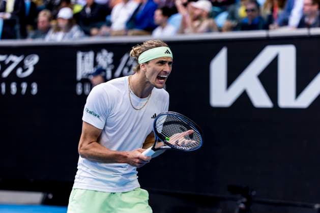 MELBOURNE, VIC - JANUARY 22: Alexander Zverev of Germany shows his frustration during the 4th round of the 2024 Australian Open on January 22 2024, at Melbourne Park in Melbourne, Australia. (Photo by Jason Heidrich Icon Sportswire) TENNIS: JAN 22 Australian Open EDITORIAL USE ONLY Icon240122146