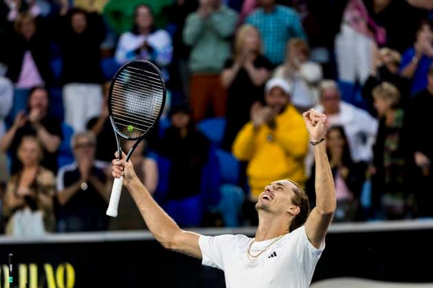 MELBOURNE, VIC - JANUARY 22: Alexander Zverev of Germany celebrates during the 4th round of the 2024 Australian Open on January 22 2024, at Melbourne Park in Melbourne, Australia. (Photo by Jason Heidrich Icon Sportswire) TENNIS: JAN 22 Australian Open EDITORIAL USE ONLY Icon240122166