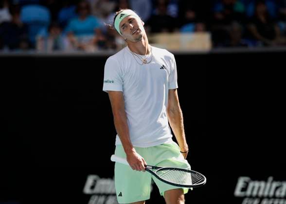 Alexander Zverev GER reacts angry,anger,disappointed,disappointment,emotion, Australian Open 2024, Melbourne Park, Melbourne, Victoria, Australia Copyright: xJuergenxHasenkopfx