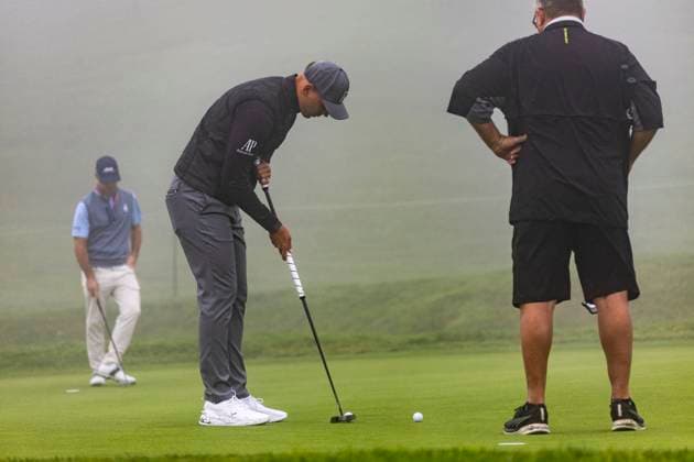 LA JOLLA, CA - JANUARY 22: Matti Schmid take putts on the 5th green on the first practice day before this week™s PGA, Golf Herren Tour Farmer™s Insurance Open, at Torrey Pines Golf Course, Monday, January 22, 2024, in La Jolla, California. (Photo by Tony Ding Icon Sportswire) GOLF: JAN 22 PGA Farmers Insurance Open EDITORIAL USE ONLY Icon46520240122014