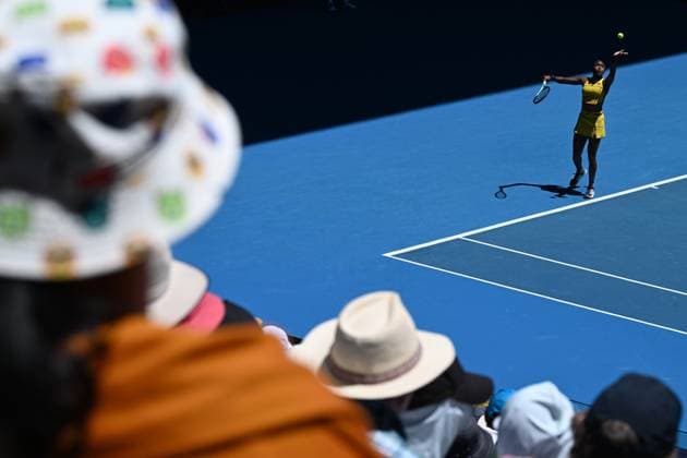 TENNIS AUSTRALIAN OPEN, Coco Gauff of USA serves during her quarter final match against Marta Kostyuk of Ukraine on Day 10 of the 2024 Australian Open at Melbourne Park in Melbourne, Tuesday, January 23, 2024. ( NO ARCHIVING, EDITORIAL USE ONLY, NO USE IN BOOKS WITHOUT CONSENT MELBOURNE VICTORIA AUSTRALIA  Copyright: xJAMESxROSSx 20240123001892494355