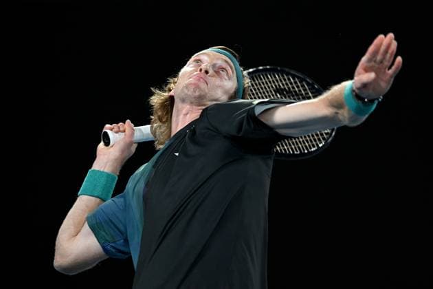 TENNIS AUSTRALIAN OPEN, Andrey Rublev of Russia serves during his quarter final match against Jannik Sinner of Italy on Day 10 of the 2024 Australian Open at Melbourne Park in Melbourne, Tuesday, January 23, 2024. ( NO ARCHIVING, EDITORIAL USE ONLY, NO USE IN BOOKS WITHOUT CONSENT MELBOURNE VICTORIA AUSTRALIA  Copyright: xLUKASxCOCHx 20240123001892592000