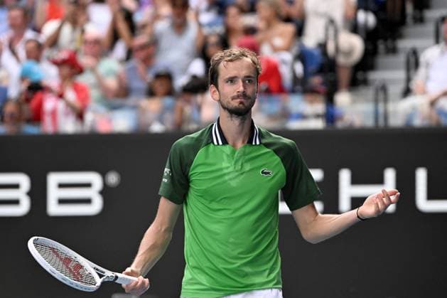 TENNIS AUSTRALIAN OPEN, Daniil Medvedev of Russia celebrates match point during his Quarterfinal win against Hubert Hurkacz of Poland on Day 11 of the 2024 Australian Open at Melbourne Park in Melbourne, Wednesday, January 24, 2024. ( NO ARCHIVING, EDITORIAL USE ONLY, NO USE IN BOOKS WITHOUT CONSENT MELBOURNE VICTORIA AUSTRALIA  Copyright: xJAMESxROSSx 20240124001892922485
