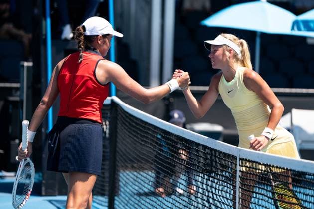 Ksenia Efremova (FRA) Mia Salma (USA) TENNIS : Open d Australie - Melbourne - 24 01 2024 VirginieBouyer Panoramic 