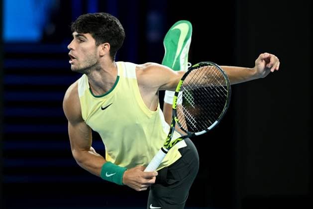 TENNIS AUSTRALIAN OPEN, Carlos Alcaraz of Spain in action during his Mens Quarterfinal match against Alexander Zverev of Germany on Day 11 of the 2024 Australian Open at Melbourne Park in Melbourne, Wednesday, January 24, 2024. ( NO ARCHIVING, EDITORIAL USE ONLY, NO USE IN BOOKS WITHOUT CONSENT MELBOURNE VICTORIA AUSTRALIA  Copyright: xJOELxCARRETTx 20240124001892980589