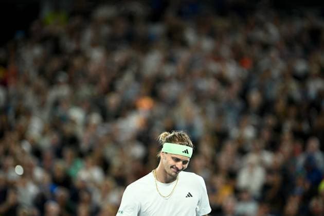 TENNIS AUSTRALIAN OPEN, Alexander Zverev of Germany during his Mens Quarterfinal match against Carlos Alcaraz of Spain on Day 11 of the 2024 Australian Open at Melbourne Park in Melbourne, Wednesday, January 24, 2024. ( NO ARCHIVING, EDITORIAL USE ONLY, NO USE IN BOOKS WITHOUT CONSENT MELBOURNE VICTORIA AUSTRALIA  Copyright: xJOELxCARRETTx 20240124001892995490