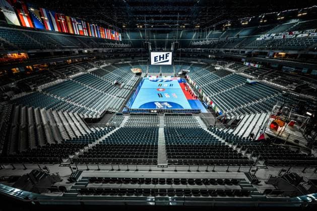 Koeln, Deutschland: Handball EM 2024 - Hauptrunde - Deutschland - Innenansicht Arena ohne Zuschauer, Übersicht, Featurebild, Symbol, EHF, Flaggen, leere Arena Köln Lanxess Arena Deutschland *** Cologne, Germany Handball EM 2024 Main Round Germany interior view arena without spectators, overview, feature image, symbol, EHF, flags, empty arena Cologne Lanxess Arena Germany