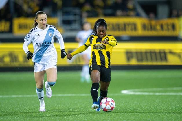 240124 Julie Dufour of Paris FC and Monica Jusu Bah of Häcken during the UEFA Women s Champions League football match between Häcken and Paris FC on January 24, 2024 in Gothenburg Photo Mathias Bergeld BILDBYRAN kod MB MB0841 fotboll football soccer fotball champions league häcken paris fc dam bbeng women kvinner womens champions league bbauto  Copyright: MATHIASxBERGELD BB240124MB017