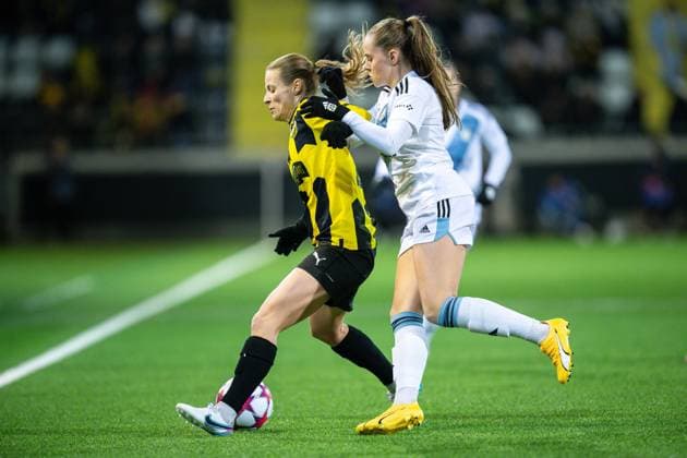 240124 Anna Anvegard of Häcken and Lou Bogaert of Paris FC during the UEFA Women s Champions League football match between Häcken and Paris FC on January 24, 2024 in Gothenburg Photo Mathias Bergeld BILDBYRAN kod MB MB0841 fotboll, football, soccer, fotball,champions league,häcken,pari  Copyright: MATHIASxBERGELD BB240124MB024