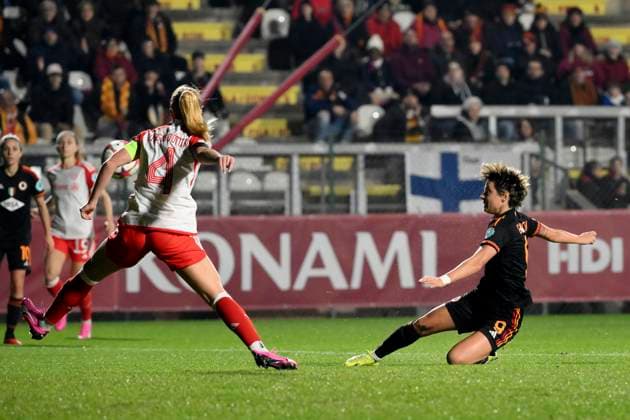 Valentina Giacinti of AS Roma scores the goal of 1-0 during the Women Champions League group stage C match between AS Roma and Bayern Munchen at tre fontane stadium, Rome (Italy), January 24th, 2023. andreaxstaccioli