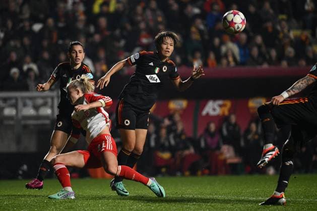 Lea Schuller of FC Bayern Munchen and Moeka Minami of A.S. Roma Women during the day 5 Group C of the UEFA Women s Champions League between A.S. Roma vs F.C. Bayern Munchen, 24 January 2024 at the Stadio Tre Fontane in Rome, Italy.  Copyright: xDomenicoxCippitelli IPAxSportx x xx IPA_42928673 IPA_Agency_IPA42928673