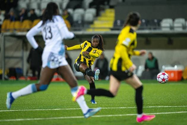 240124 Monica Jusu Bah of Häcken during the UEFA Women s Champions League football match between Häcken and Paris FC on January 24, 2024 in Gothenburg Photo Mathias Bergeld BILDBYRAN kod MB MB0841 fotboll, football, soccer, fotball,champions league,häcken,pari  Copyright: MATHIASxBERGELD BB240124MB090