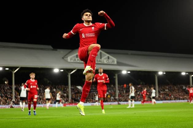Sport Bilder des Tages 24th January 2024; Craven Cottage, Fulham, London, England; Carabao Cup Football Semi Final, Second Leg, Fulham versus Liverpool; Luis Diaz of Liverpool celebrates after he scores for 0-1 in the 11th minute  ActionPlus12601447 ShaunxBrooks