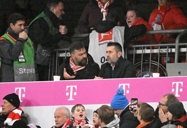 Sport Themen der Woche KW04 Sport Bilder des Tages Fussball, Herren, Saison 2023 2024, 1. Bundesliga (13. Spieltag, Nachholspiel), FC Bayern München - 1. FC Union Berlin, v. l. Stadion- und Pressesprecher Christian Arbeit (1. FC Union Berlin) und Trainer Nenad Bjelica (1. FC Union Berlin) nach dessen Platzverweis auf der Pressetribüne, 24.01.2024, *** Football, Men, Season 2023 2024, 1 Bundesliga 13 Matchday, Catch-up match , FC Bayern Munich 1 FC Union Berlin, from l Stadium and press spokesman Christian Arbeit 1 FC Union Berlin and coach Nenad Bjelica 1 FC Union Berlin after his dismissal in the press gallery, 24 01 2024, Copyright: xMatthiasxKochx