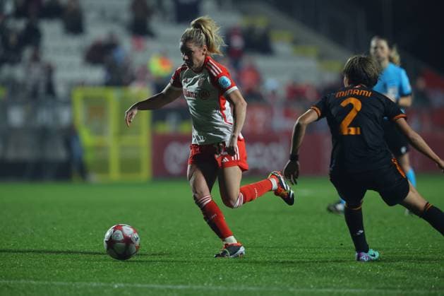 UEFA WOMEN™S CHAMPIONS LEAGUE 2023-2024 - GROUP C - AS ROMA vs FC BAYERN MUNCHEN Rome, Italy 24.01.2024: Linda Dallmann of Bayern in action during the UEFA Women s Champions League 2023-2024 football match, group stage C, between AS Roma vs FC Bayern Munchen at Tre fontane stadium in Rome. Rome tre fontane italy Copyright: xmarcoxiacobucci