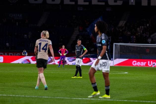Sherida Spitse (8 Ajax) in action during the UEFA Women?s Champions League game between Paris Saint Germain and Ajax Amsterdam at Parc des Princes in Paris, France. (Pauline FIGUET SPP) Copyright: xPaulinexFIGUETx xSPPx spp-en-PaFiSp-PF_PSGvAJAX080
