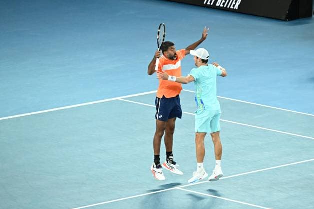 TENNIS AUSTRALIAN OPEN, Matthew Ebden (right) of Australia and Rohan Bopanna of India celebrate match point during their Men?s Doubles semifnal win against Tomas Machac of Czech Republic and Zhizhen Zhang of China on Day 12 of the 2024 Australian Open at Melbourne Park in Melbourne, Thursday, January 25, 2024. ( NO ARCHIVING, EDITORIAL USE ONLY, NO USE IN BOOKS WITHOUT CONSENT MELBOURNE VICTORIA AUSTRALIA  Copyright: xJAMESxROSSx 20240125001893314470