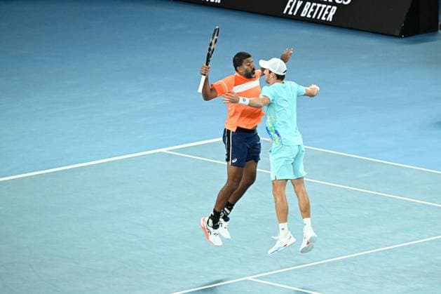 TENNIS AUSTRALIAN OPEN, Matthew Ebden (right) of Australia and Rohan Bopanna of India celebrate match point during their Men?s Doubles semifnal win against Tomas Machac of Czech Republic and Zhizhen Zhang of China on Day 12 of the 2024 Australian Open at Melbourne Park in Melbourne, Thursday, January 25, 2024. ( NO ARCHIVING, EDITORIAL USE ONLY, NO USE IN BOOKS WITHOUT CONSENT MELBOURNE VICTORIA AUSTRALIA  Copyright: xJAMESxROSSx 20240125001893314515