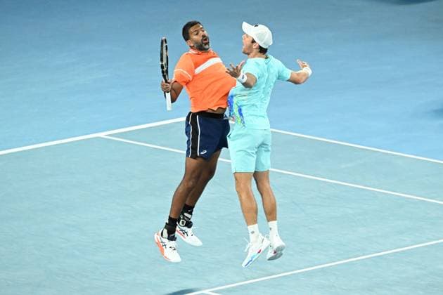 Sport Bilder des Tages TENNIS AUSTRALIAN OPEN, Matthew Ebden (right) of Australia and Rohan Bopanna of India celebrate match point during their Men?s Doubles semifnal win against Tomas Machac of Czech Republic and Zhizhen Zhang of China on Day 12 of the 2024 Australian Open at Melbourne Park in Melbourne, Thursday, January 25, 2024. ( NO ARCHIVING, EDITORIAL USE ONLY, NO USE IN BOOKS WITHOUT CONSENT MELBOURNE VICTORIA AUSTRALIA  Copyright: xJAMESxROSSx 20240125001893314989