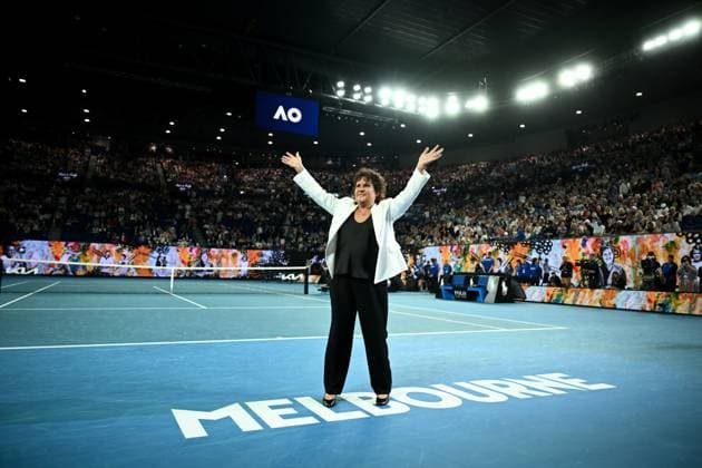 TENNIS AUSTRALIAN OPEN, Evonne Goolagong Cawley is honoured with a special ceremony ahead of the first Women?s Singles semifinal between Aryna Sabalenka of Belarus and Coco Gauff of the USA on Day 12 of the 2024 Australian Open at Melbourne Park in Melbourne, Thursday, January 25, 2024. ( NO ARCHIVING, EDITORIAL USE ONLY, NO USE IN BOOKS WITHOUT CONSENT MELBOURNE VICTORIA AUSTRALIA  Copyright: xJOELxCARRETTx 20240125001893365507