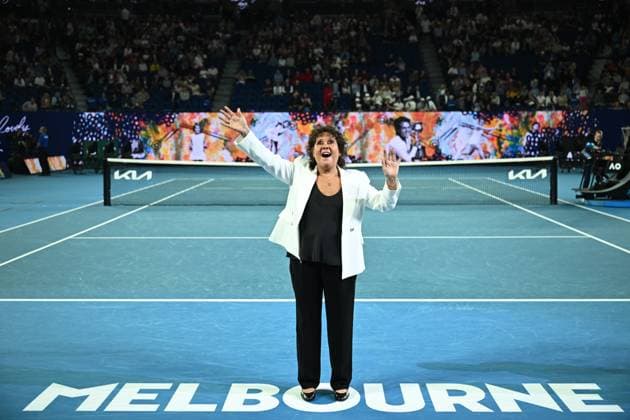 TENNIS AUSTRALIAN OPEN, Evonne Goolagong Cawley is honoured with a special ceremony ahead of the first Women?s Singles semifinal between Aryna Sabalenka of Belarus and Coco Gauff of the USA on Day 12 of the 2024 Australian Open at Melbourne Park in Melbourne, Thursday, January 25, 2024. ( NO ARCHIVING, EDITORIAL USE ONLY, NO USE IN BOOKS WITHOUT CONSENT MELBOURNE VICTORIA AUSTRALIA  Copyright: xJOELxCARRETTx 20240125001893365594
