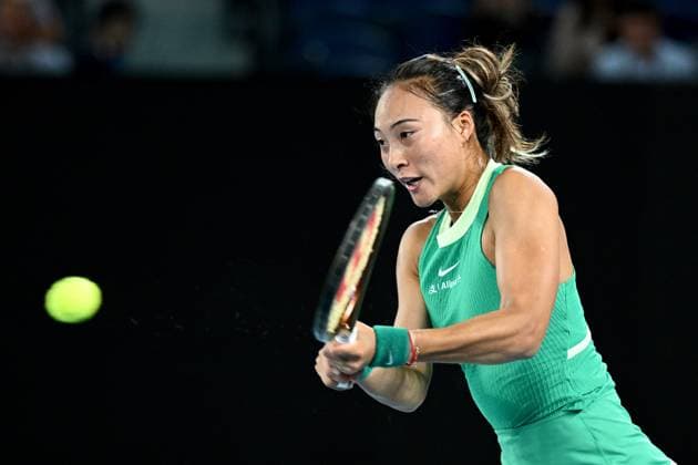 TENNIS AUSTRALIAN OPEN, Qinwen Zheng of China in action during her Women?s Singles semifinal against Dayana Yastremska of Ukraine on Day 12 of the 2024 Australian Open at Melbourne Park in Melbourne, Thursday, January 25, 2024. ( NO ARCHIVING, EDITORIAL USE ONLY, NO USE IN BOOKS WITHOUT CONSENT MELBOURNE VICTORIA AUSTRALIA  Copyright: xJOELxCARRETTx 20240125001893418395