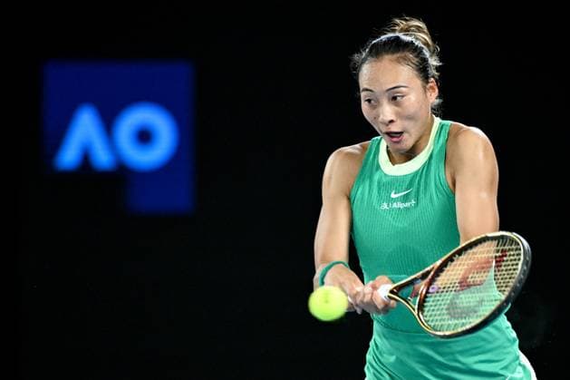 TENNIS AUSTRALIAN OPEN, Qinwen Zheng of China in action during her Women?s Singles semifinal against Dayana Yastremska of Ukraine on Day 12 of the 2024 Australian Open at Melbourne Park in Melbourne, Thursday, January 25, 2024. ( NO ARCHIVING, EDITORIAL USE ONLY, NO USE IN BOOKS WITHOUT CONSENT MELBOURNE VICTORIA AUSTRALIA  Copyright: xJOELxCARRETTx 20240125001893420005