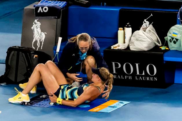 MELBOURNE, VIC - JANUARY 25: Dayana Yastremska of Ukraine seeks treatment from a health professional during the semifinals of the 2024 Australian Open on January 25 2024, at Melbourne Park in Melbourne, Australia. (Photo by Jason Heidrich Icon Sportswire) TENNIS: JAN 25 Australian Open EDITORIAL USE ONLY Icon240125235