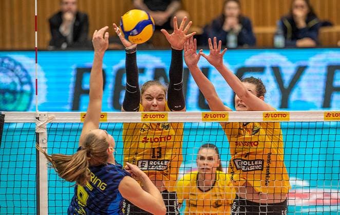 23 01 2024 Volleyball Bundesliga VfB Suhl Lotto Thüringen SSCPalmberg Schwerin f l Nova Marring 06 SSC Palmberg Schwerin ,Lena Kindermann 13 VfB Suhl Lotto Thüringen and Jelena Delic 07 VfB Suhl Lotto Thüringen Action Press photo Gerhard König Volleyball Bundesliga