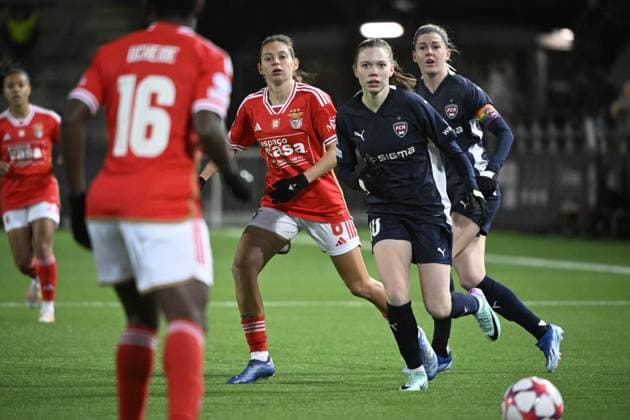MALMÖ, SWEDEN 20240125 Rosengards Bea Sprung and Olivia Schough during Thursdays Champions League group stage football match between FC Rosengard and SL Benfica at Malmö IP MALMÖ SVERIGE x50090x  Copyright: xJohanxNilsson TTx CHAMPIONS LEAGUE ROSENGARD-BENFICA