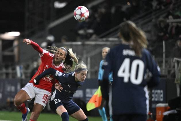 MALMÖ, SWEDEN 20240125 Benficas Catarina Amado and Rosengards Olivia Schough during Thursdays Champions League group stage soccer match between FC Rosengard and SL Benfica at Malmö IP MALMÖ SVERIGE x50090x  Copyright: xJohanxNilsson TTx CHAMPIONS LEAGUE ROSENGARD-BENFICA