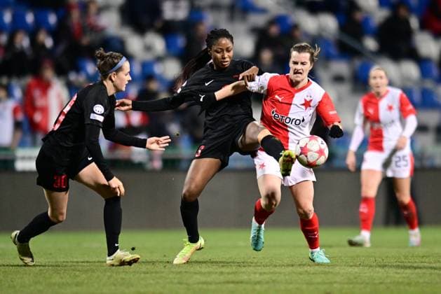 Natasha Anasi of Brann (centre left), Tereza Szewieczkova of Slavia (centre right) in action during the Brann vs Slavia Praha UEFA Women s Champions League Group stage match in Mlada Boleslav, Czch Republic, January 25, 2024. (CTKxPhoto RadekxPetrasek) CTKPhotoP2024012508476  CTKPhotoP2024012508476