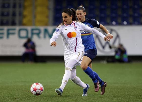 WOMEN SOCCER - UEFA CL, St.Poelten vs Lyon SANKT POELTEN,AUSTRIA,25.JAN.24 - WOMEN SOCCER - UEFA Women s Champions League, group stage, SKN Sankt Poelten vs Olympique Lyonnais. Image shows Amel Majri (Lyon) and Julia Tabotta (St.Poelten).  GEPAxpictures xWalterxLuger