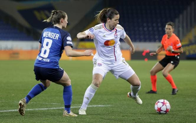 WOMEN SOCCER - UEFA CL, St.Poelten vs Lyon SANKT POELTEN,AUSTRIA,25.JAN.24 - WOMEN SOCCER - UEFA Women s Champions League, group stage, SKN Sankt Poelten vs Olympique Lyonnais. Image shows Claudia Wenger (St.Poelten) and Damaris Egurrola (Lyon).  GEPAxpictures xWalterxLuger